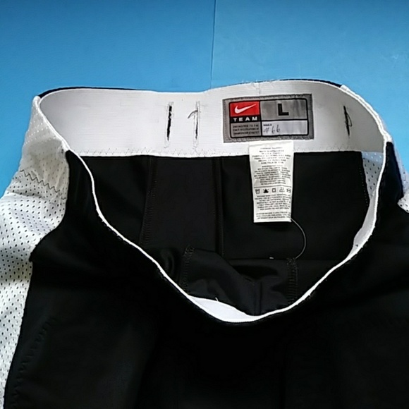 LIKE NEW NIKE FOOTBALL PANT - Picture 2 of 8